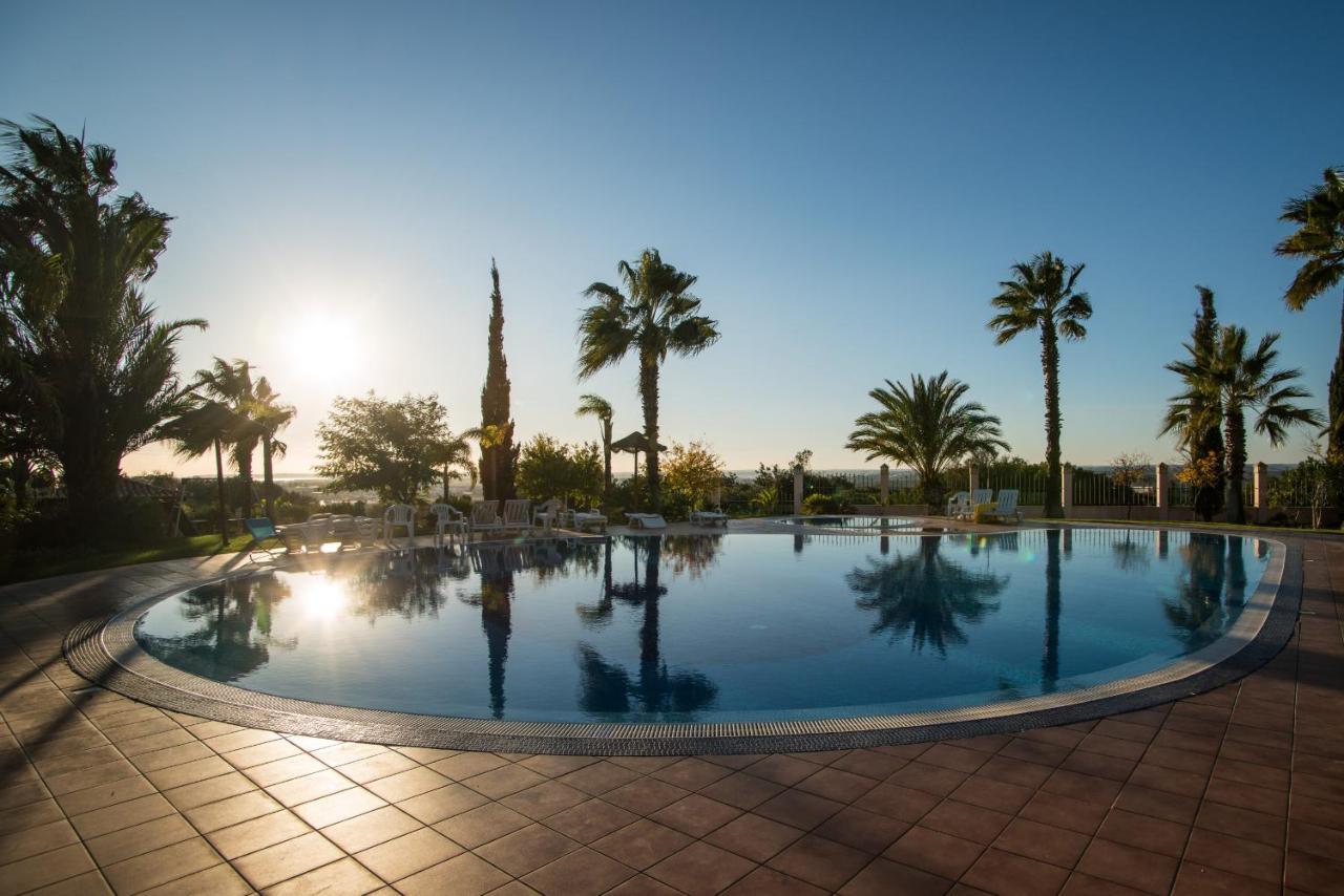 Portimao Elegant House With Pool By Homing Villa Luaran gambar
